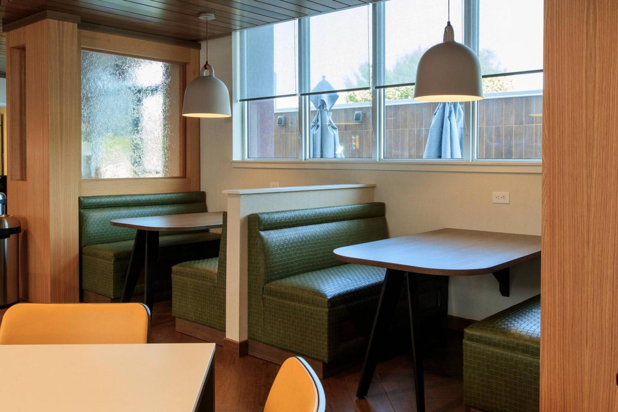 Fairfield Inn & Suites By Marriott Philadelphia Valley Forge/Great Valley Berwyn Extérieur photo