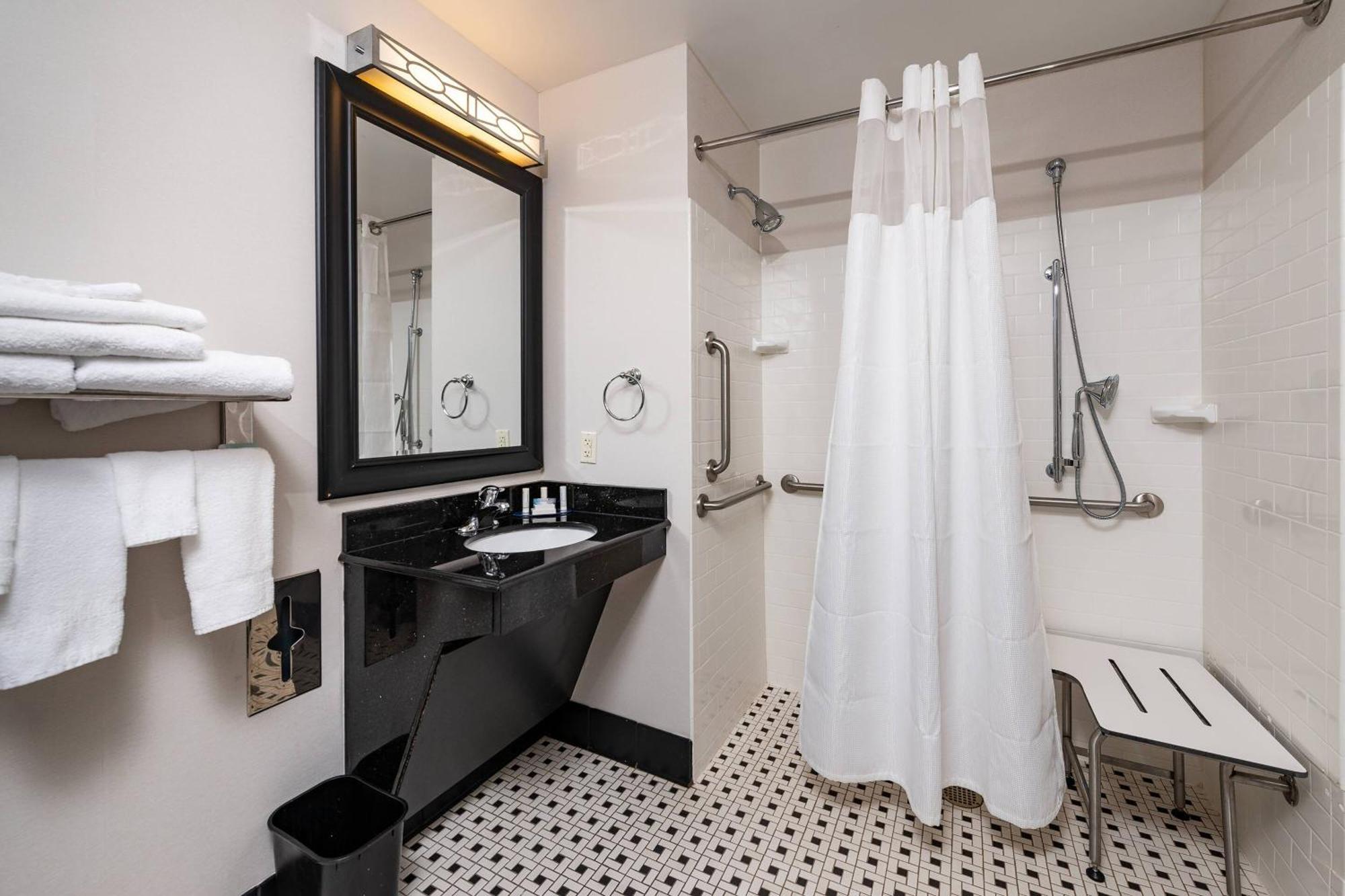 Fairfield Inn & Suites By Marriott Philadelphia Valley Forge/Great Valley Berwyn Extérieur photo